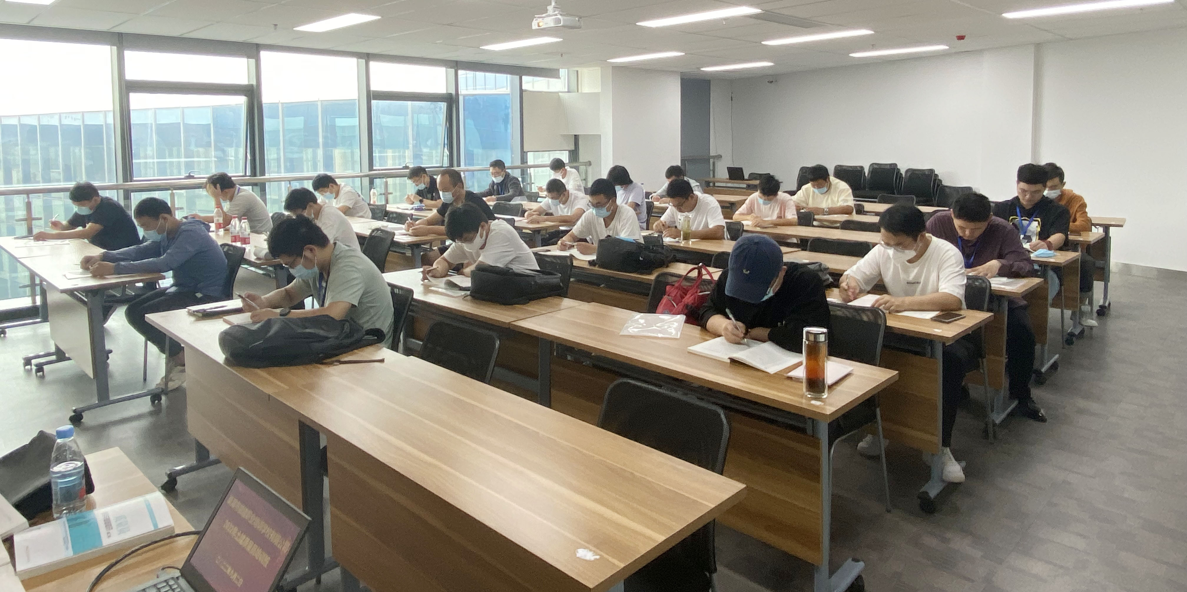 �۷���ʹ���-��Ӫ��ȫ,����һ·�ɳ�