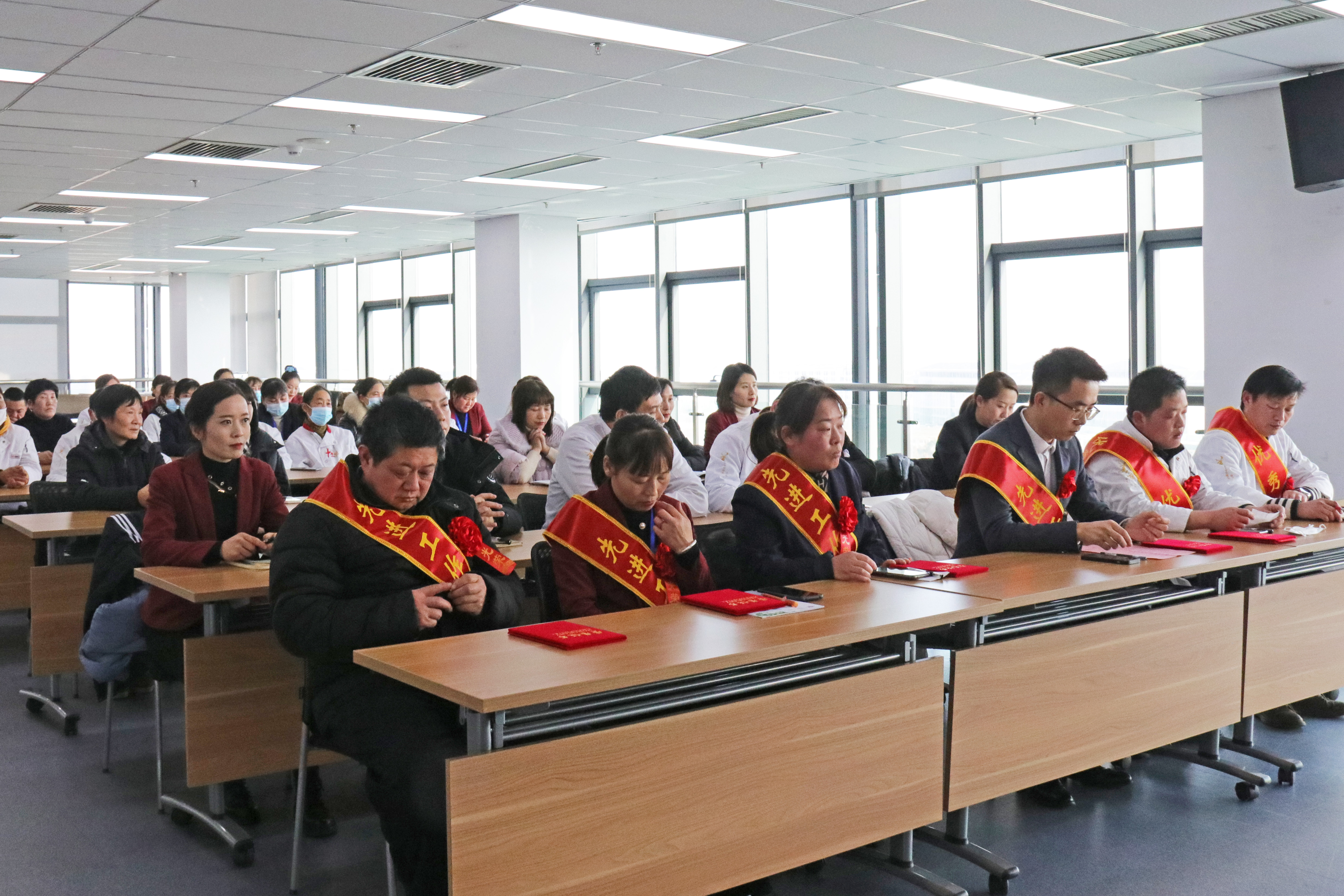 �۷���ʹ���-��Ӫ��ȫ,����һ·�ɳ�