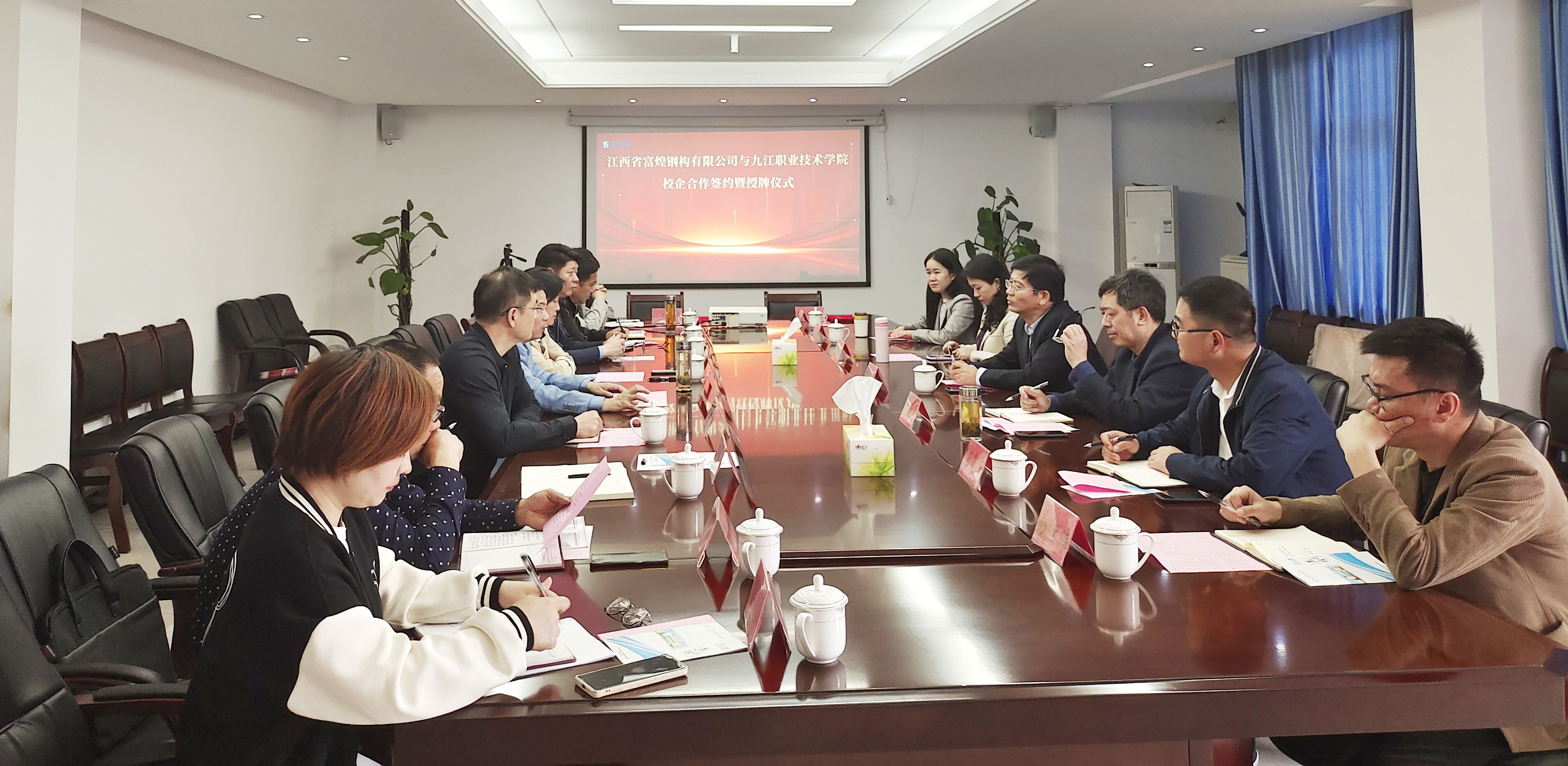 �۷���ʹ���-��Ӫ��ȫ,����һ·�ɳ�