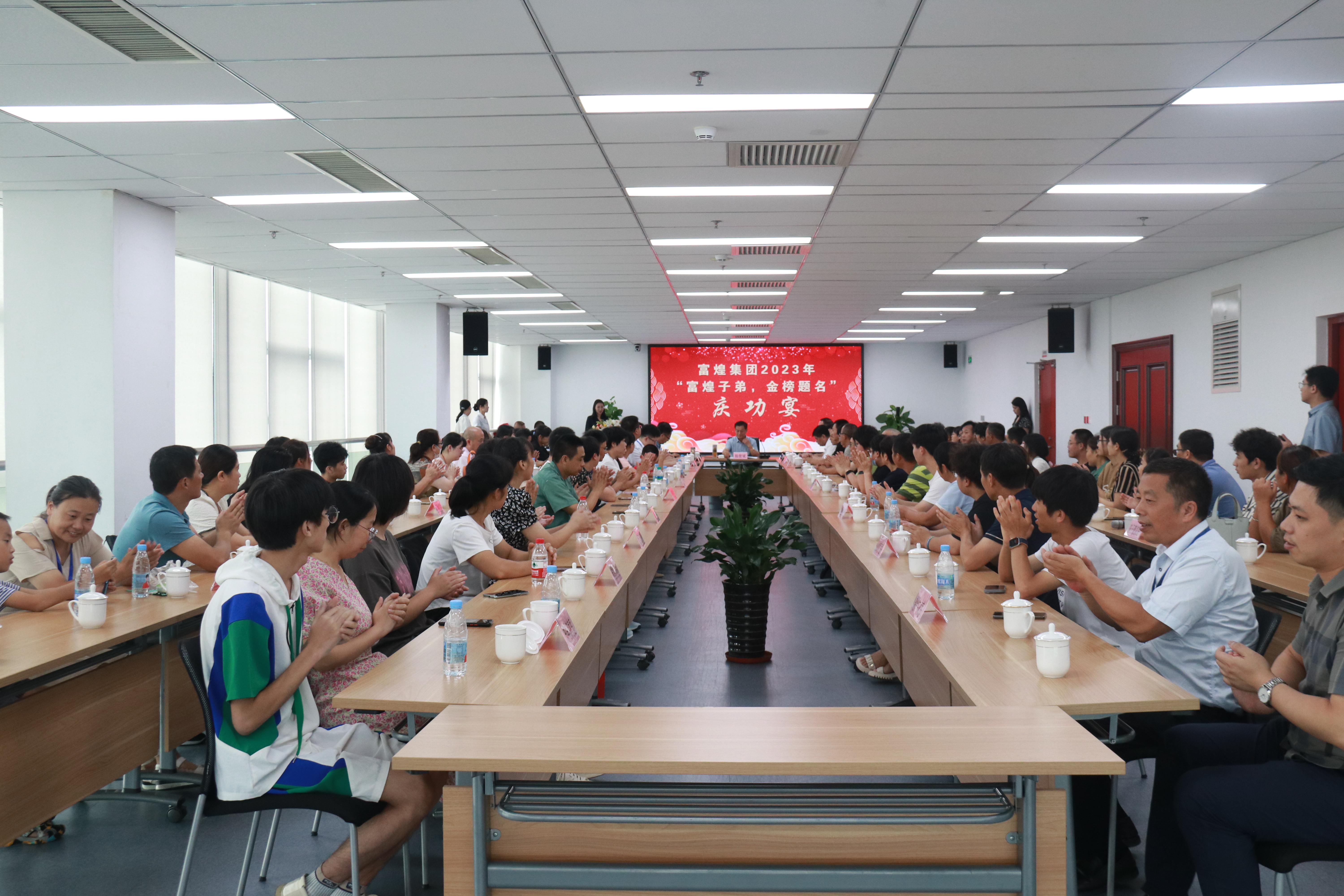 �۷���ʹ���-��Ӫ��ȫ,����һ·�ɳ�