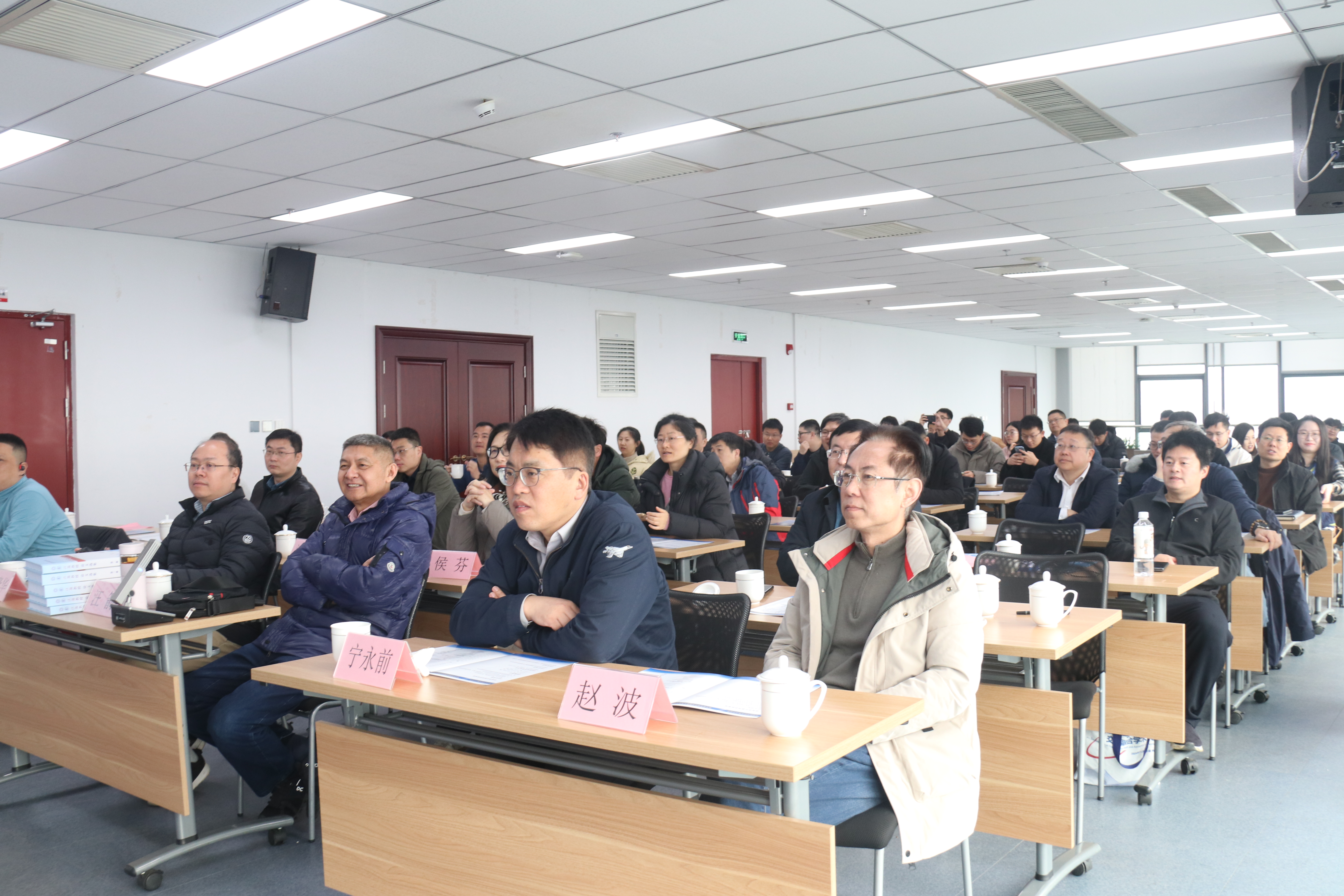 �۷���ʹ���-��Ӫ��ȫ,����һ·�ɳ�