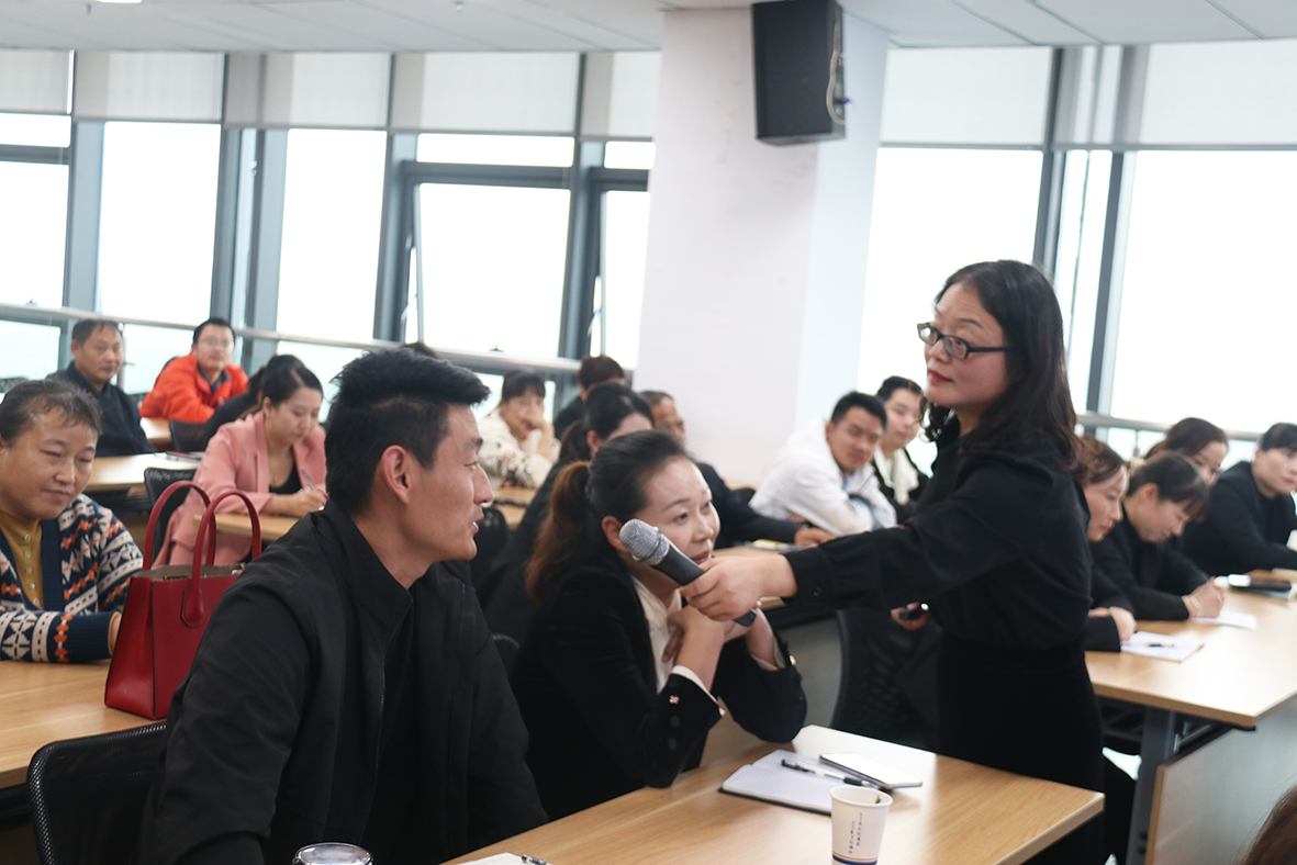 �۷���ʹ���-��Ӫ��ȫ,����һ·�ɳ�