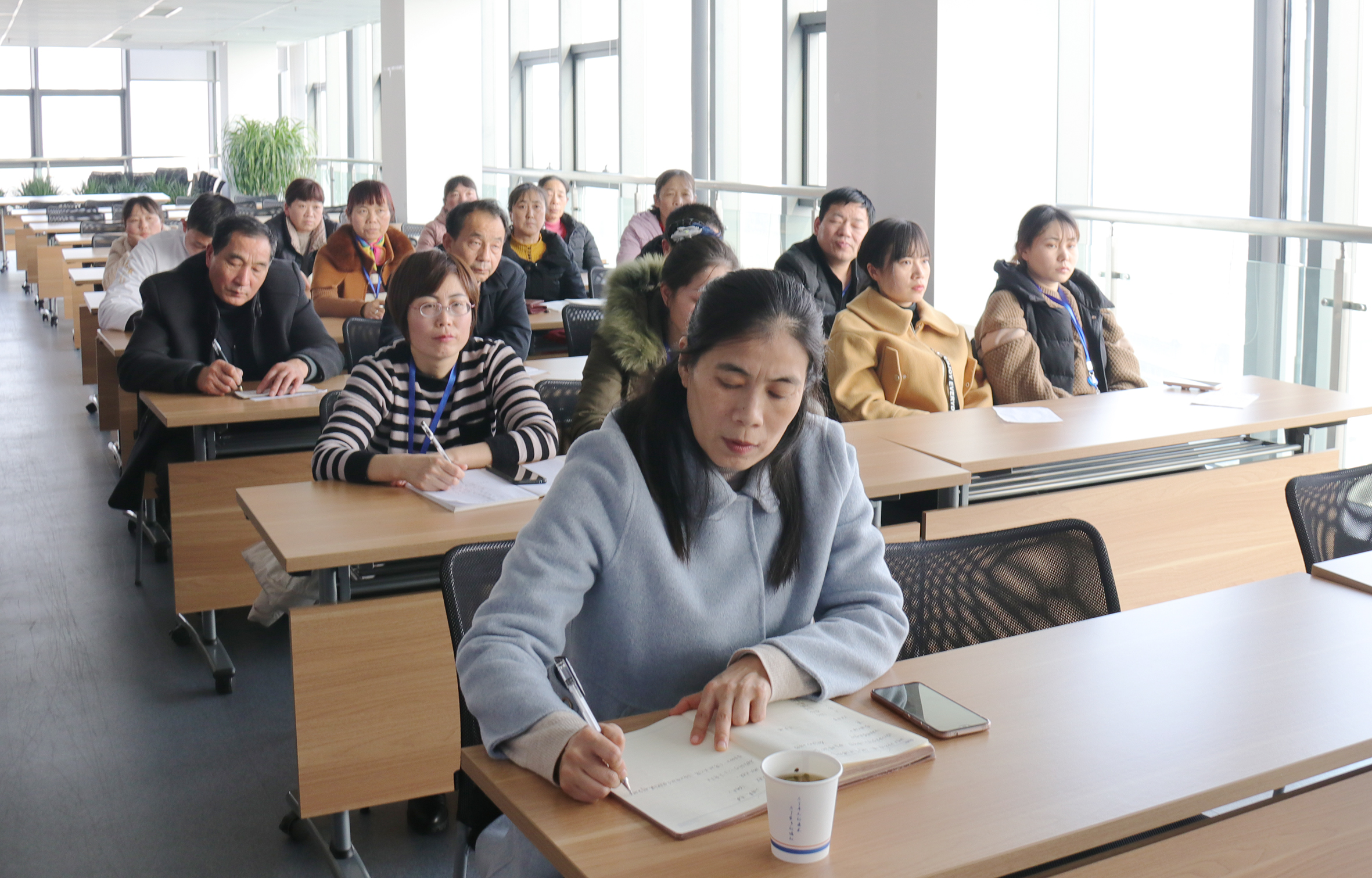 �۷���ʹ���-��Ӫ��ȫ,����һ·�ɳ�