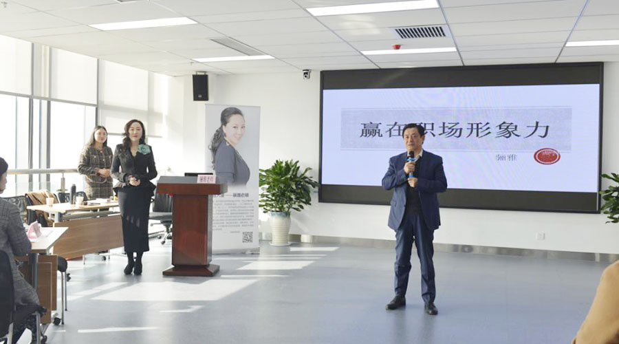 �۷���ʹ���-��Ӫ��ȫ,����һ·�ɳ�