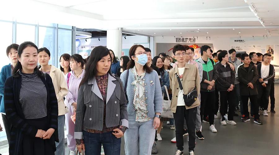 �۷���ʹ���-��Ӫ��ȫ,����һ·�ɳ�