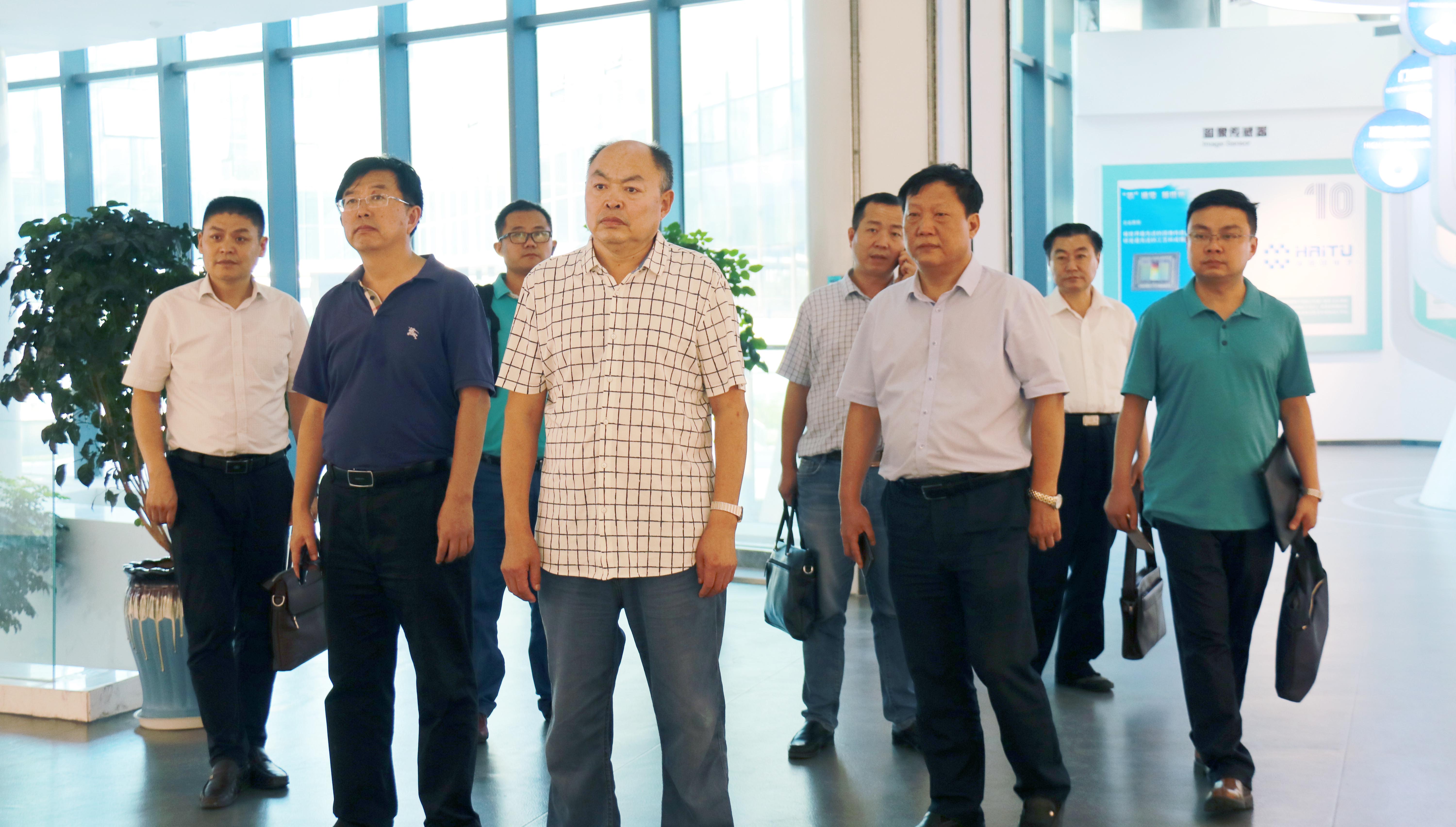 0812100 巅峰国际官网-钻营健全,你我一路成长