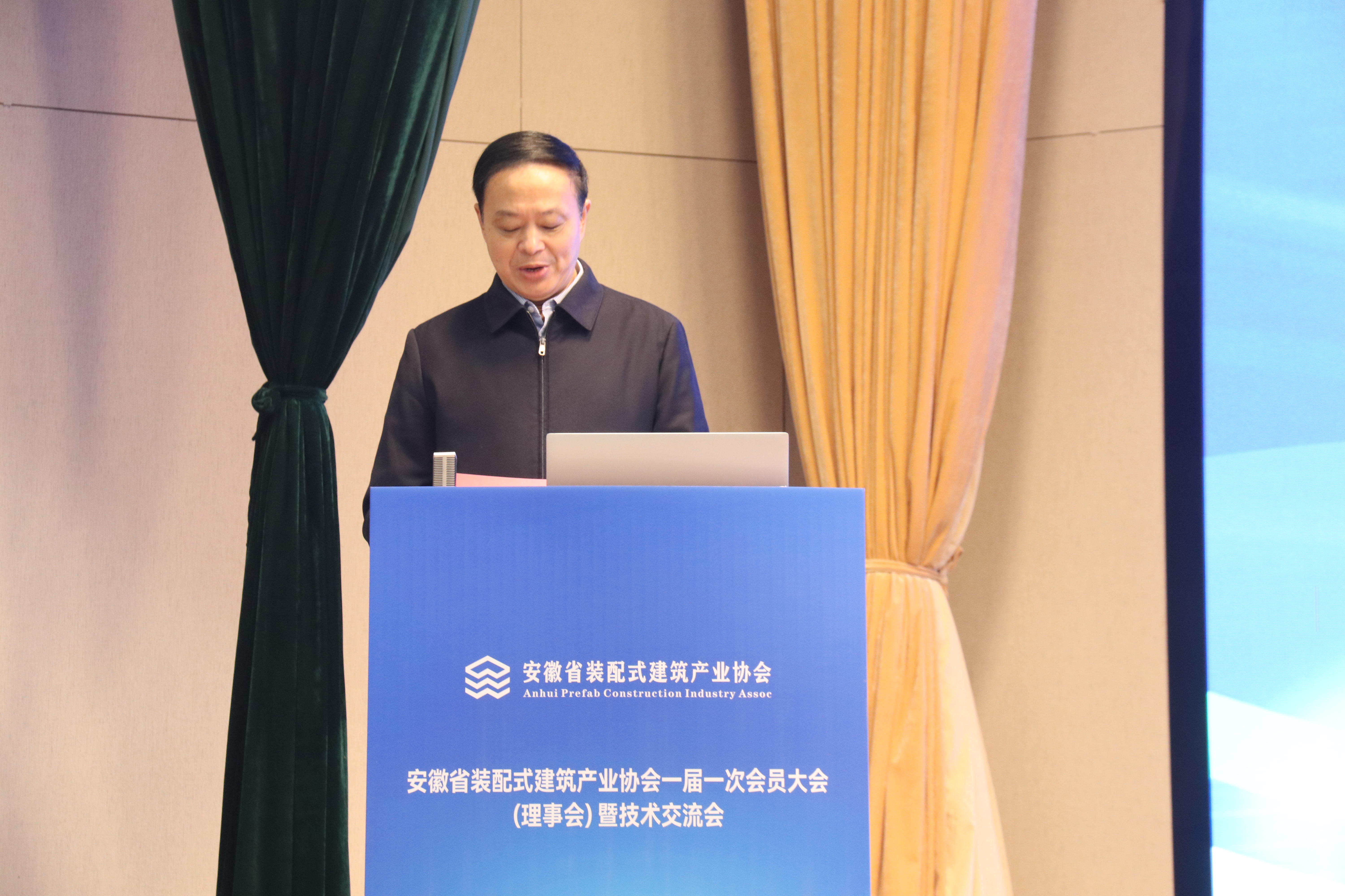 �۷���ʹ���-��Ӫ��ȫ,����һ·�ɳ�