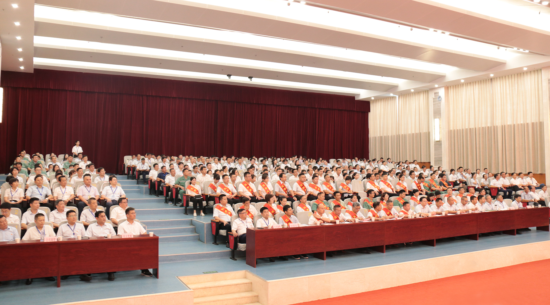 �۷���ʹ���-��Ӫ��ȫ,����һ·�ɳ�