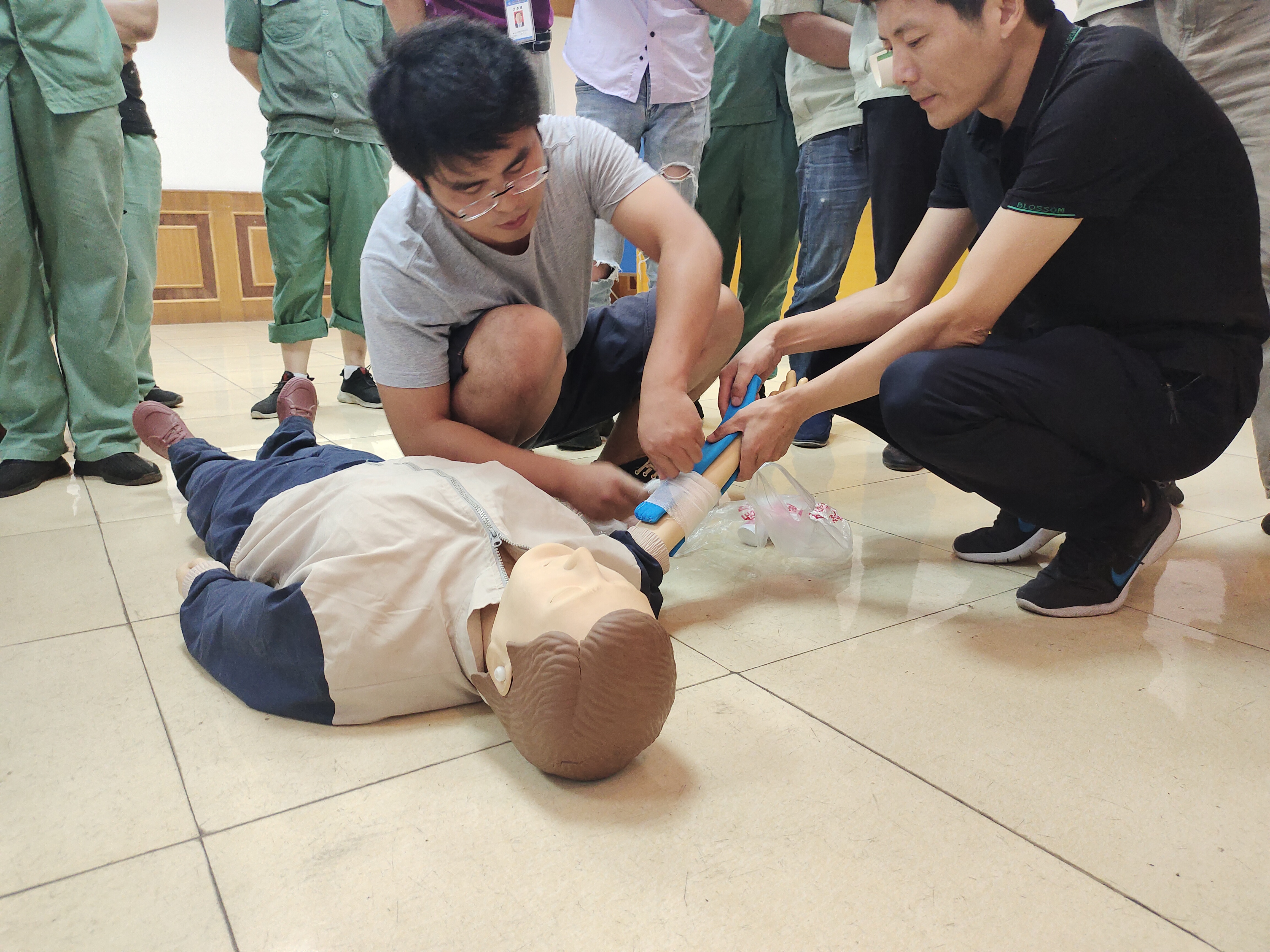 �۷���ʹ���-��Ӫ��ȫ,����һ·�ɳ�