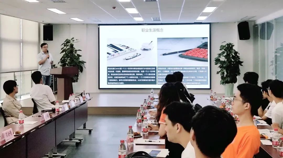 �۷���ʹ���-��Ӫ��ȫ,����һ·�ɳ�