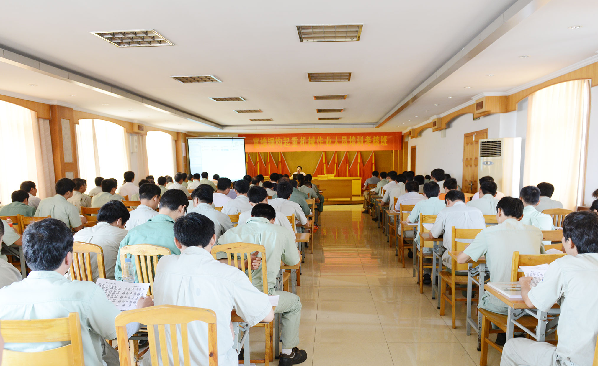 �۷���ʹ���-��Ӫ��ȫ,����һ·�ɳ�