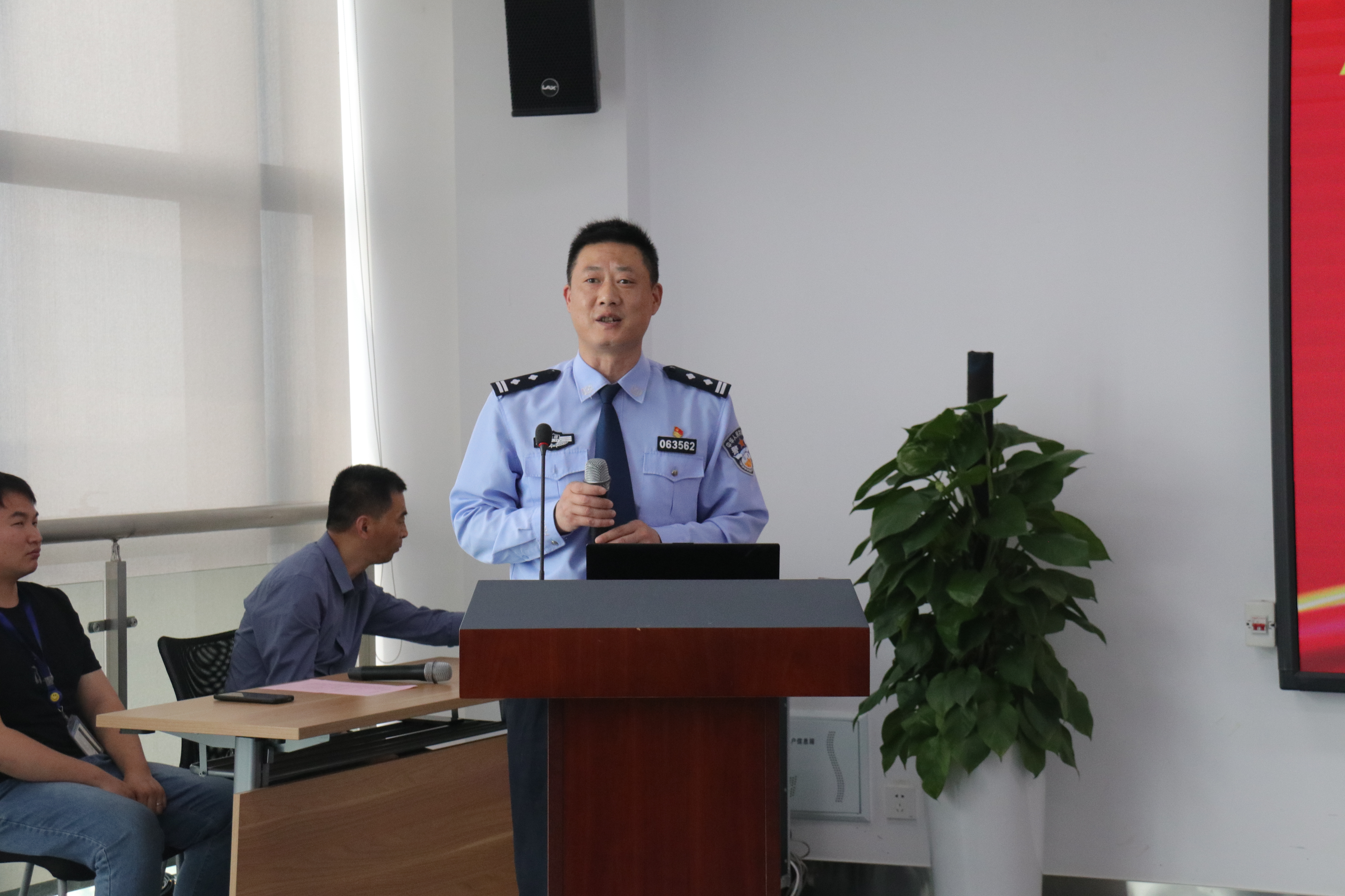 �۷���ʹ���-��Ӫ��ȫ,����һ·�ɳ�