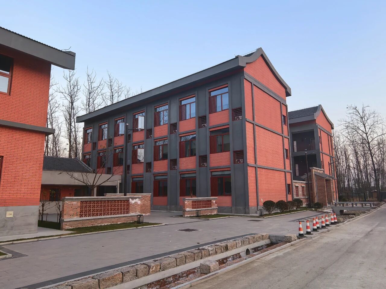 巅峰国际官网-钻营健全,你我一路成长